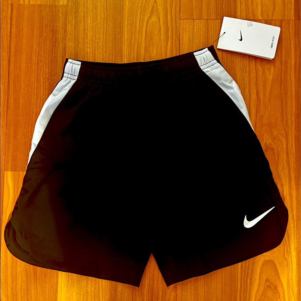 Nike dri fit size 7 boys with adjustable drawstring